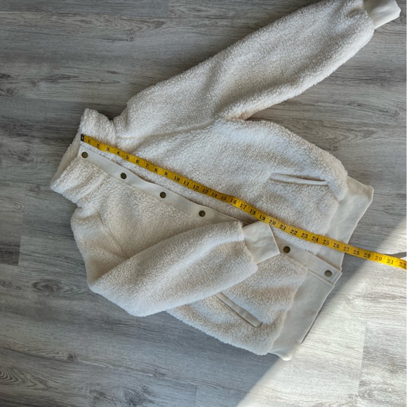 CREAM SHERPA JACKET - Picture 7 of 11